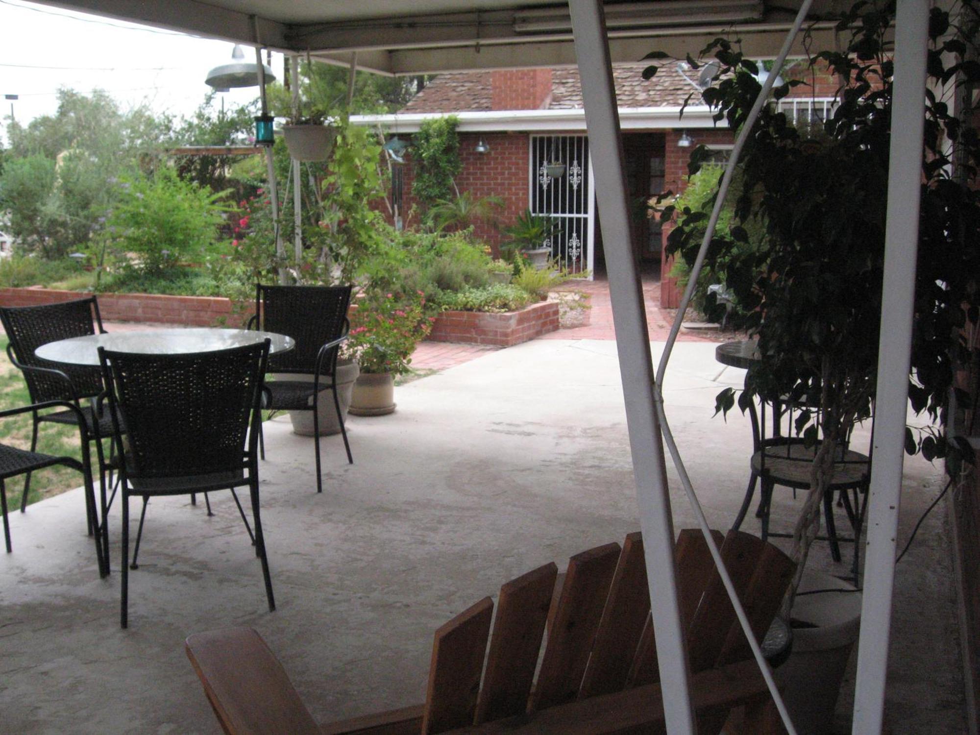 Mon Ami Bed And Breakfast ทูซอน ภายนอก รูปภาพ
