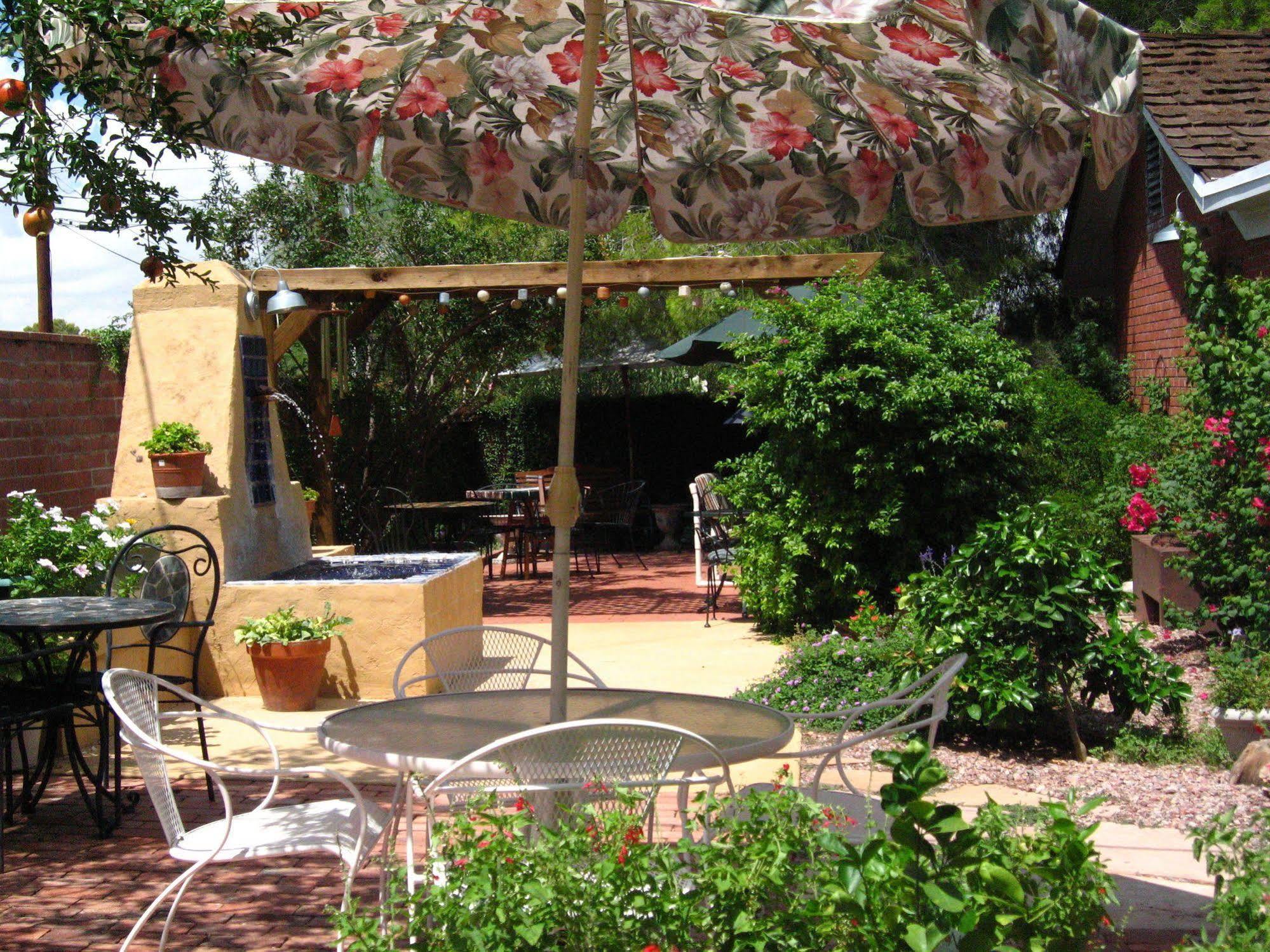 Mon Ami Bed And Breakfast ทูซอน ภายนอก รูปภาพ